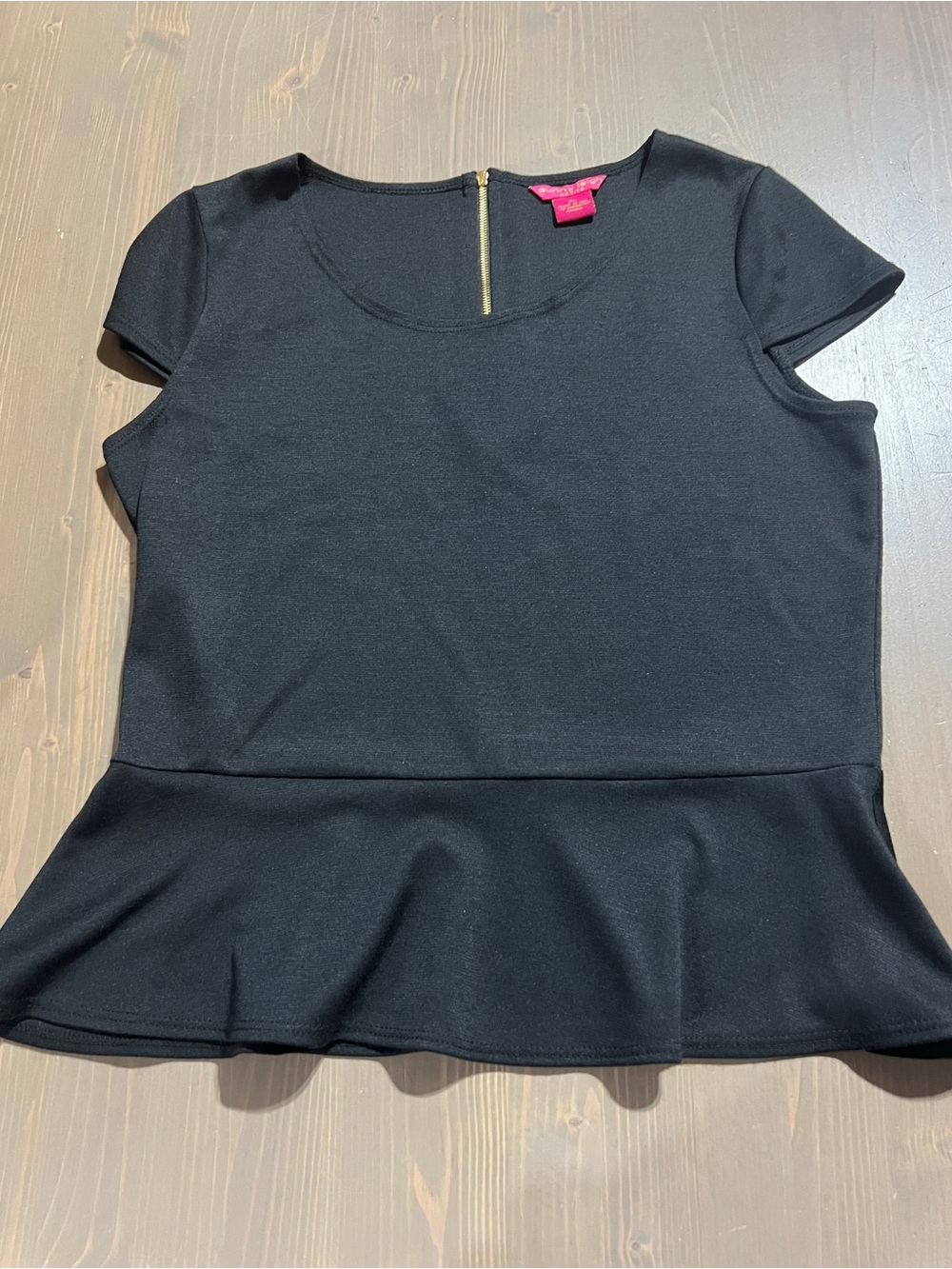 Sunny Leigh Black Peplum Cap-Sleeve Top with Gold Zip